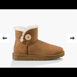 UGG Classic Mini Bailey Button